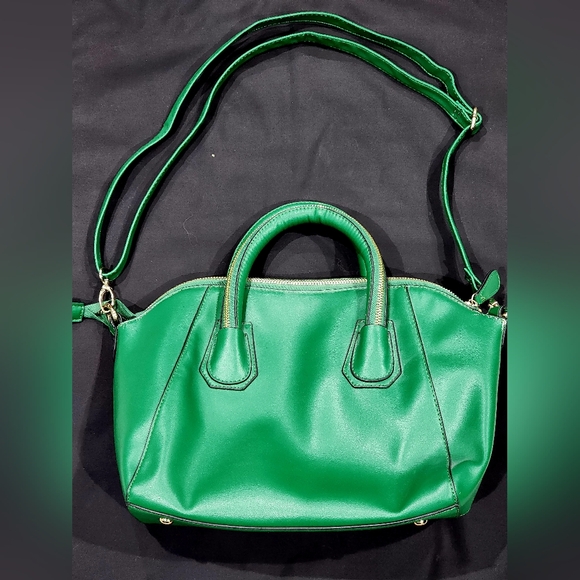 Coco + Carmen Handbags - COCO + CARMEN | Convertible Handbag 👜 | Green